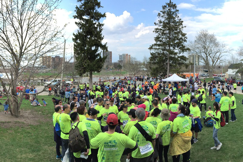 Wide view of the 5k run starting location